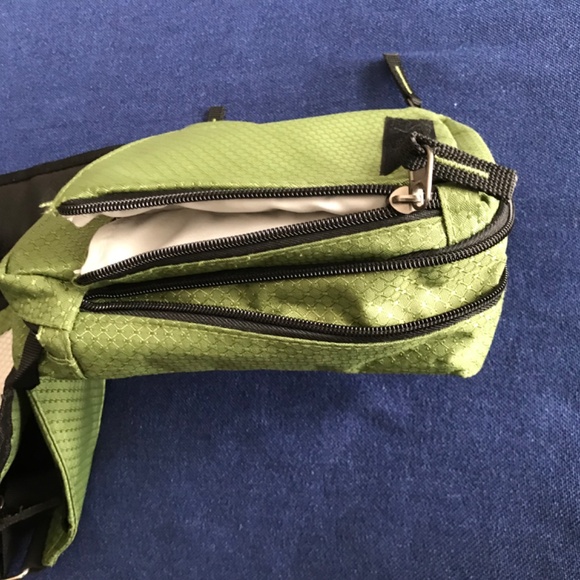 Heys TravelMate Crossbody Olive Green Eco Day Bag Purse Wallet NWOT - Picture 5 of 16